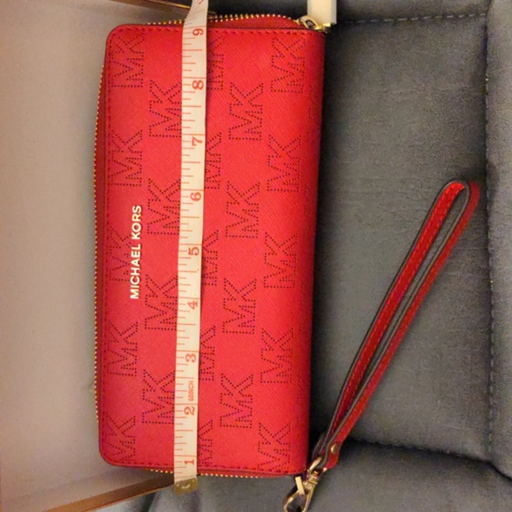 Michael Kors Signature Red Zip Wallet - Picture 3 of 6